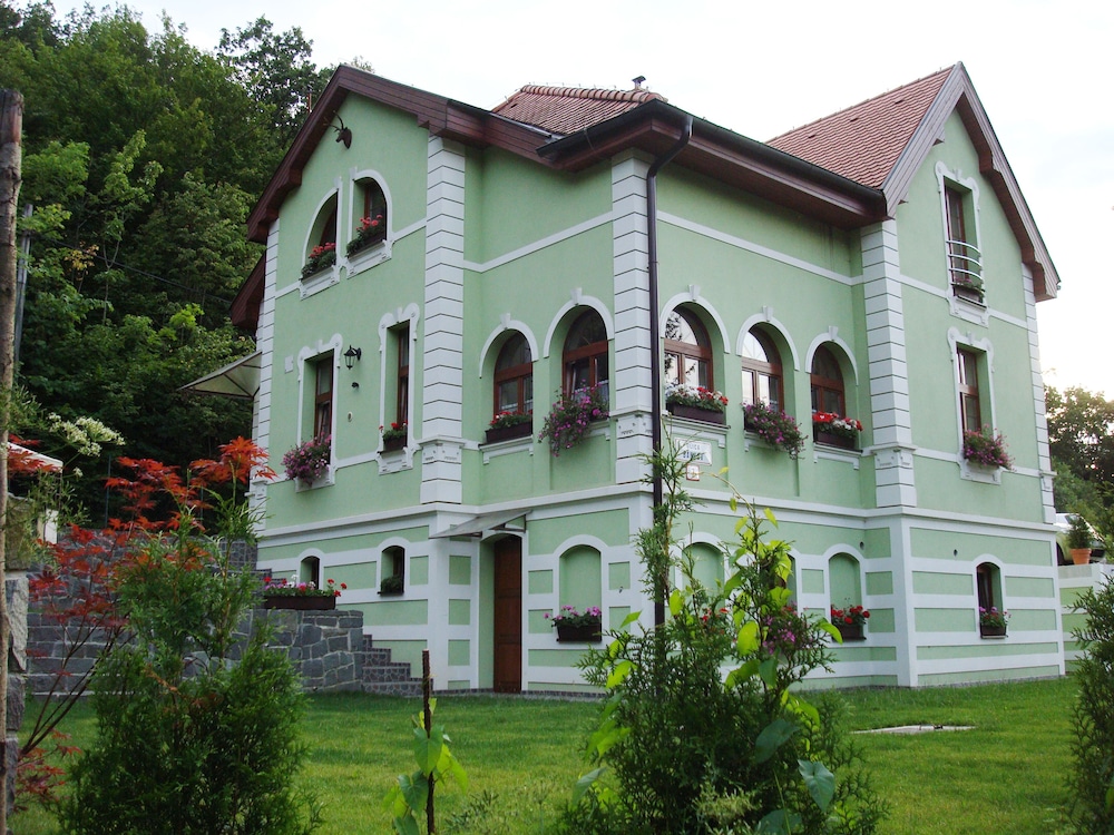 Penzion Zlaty Jelen 2/50