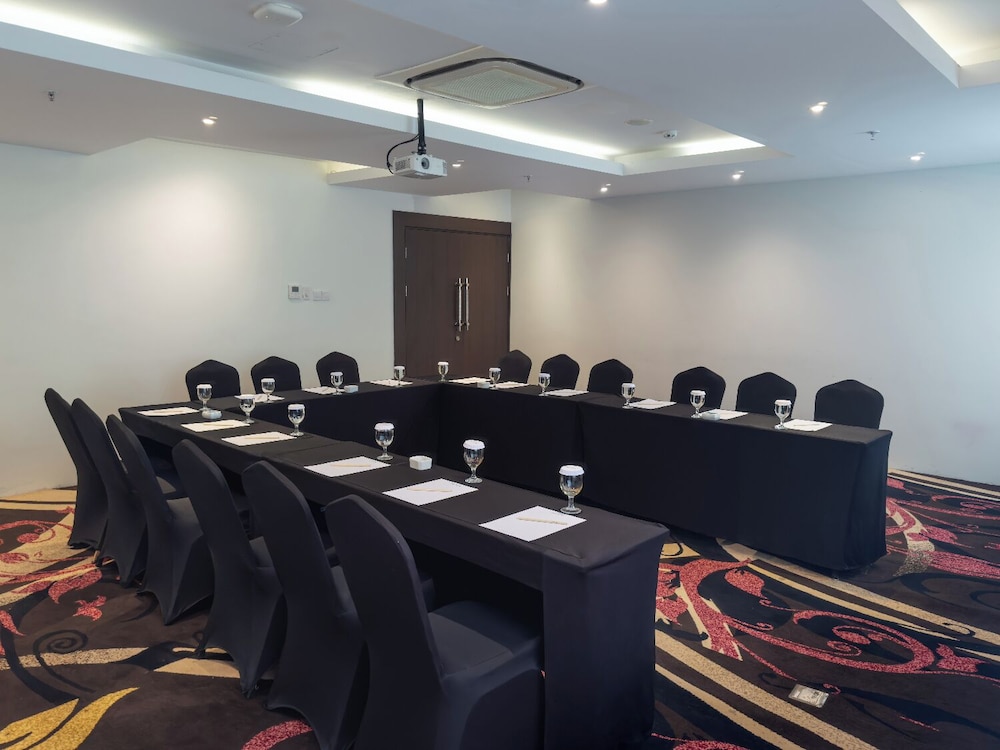 Aston Gorontalo Hotel & Convention Center 49/61