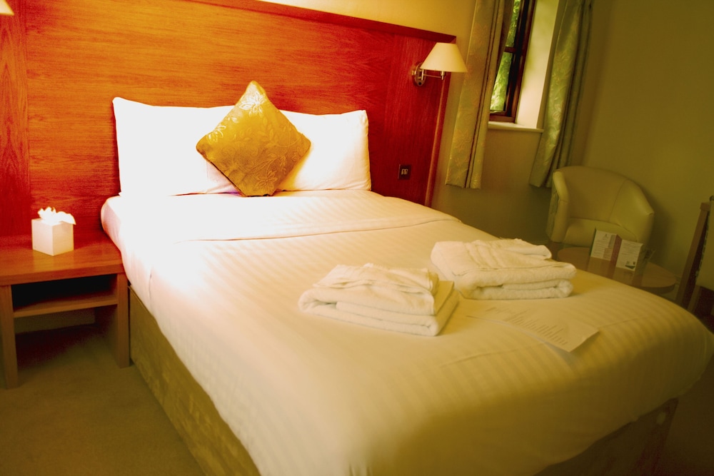 MARSH FARM HOTEL 11/50