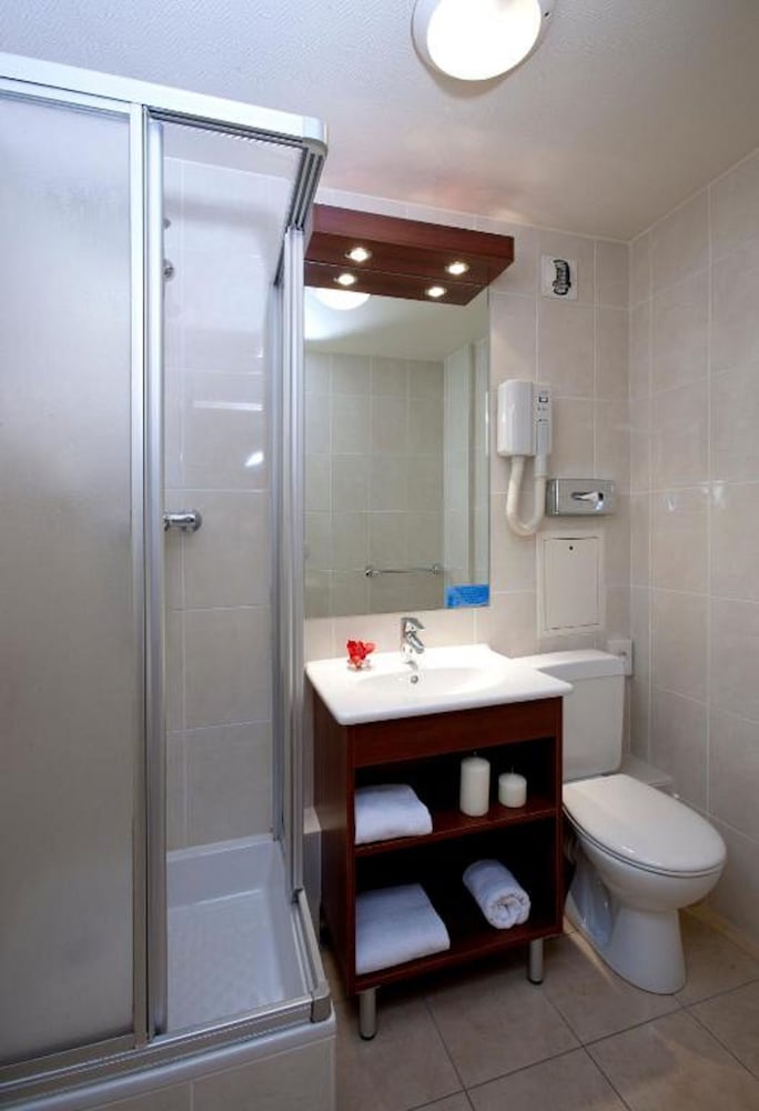 Diese Hotel Bastille 28/50