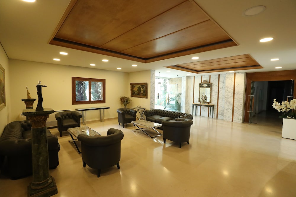 MONTEVERDE HOTEL 48/64