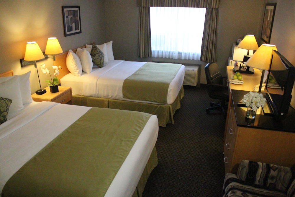 Travelodge by Wyndham Fort McMurray 8/49