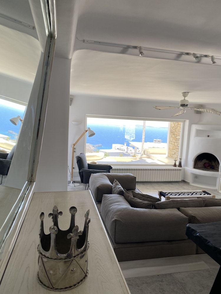 Flaskos Suites 29/50