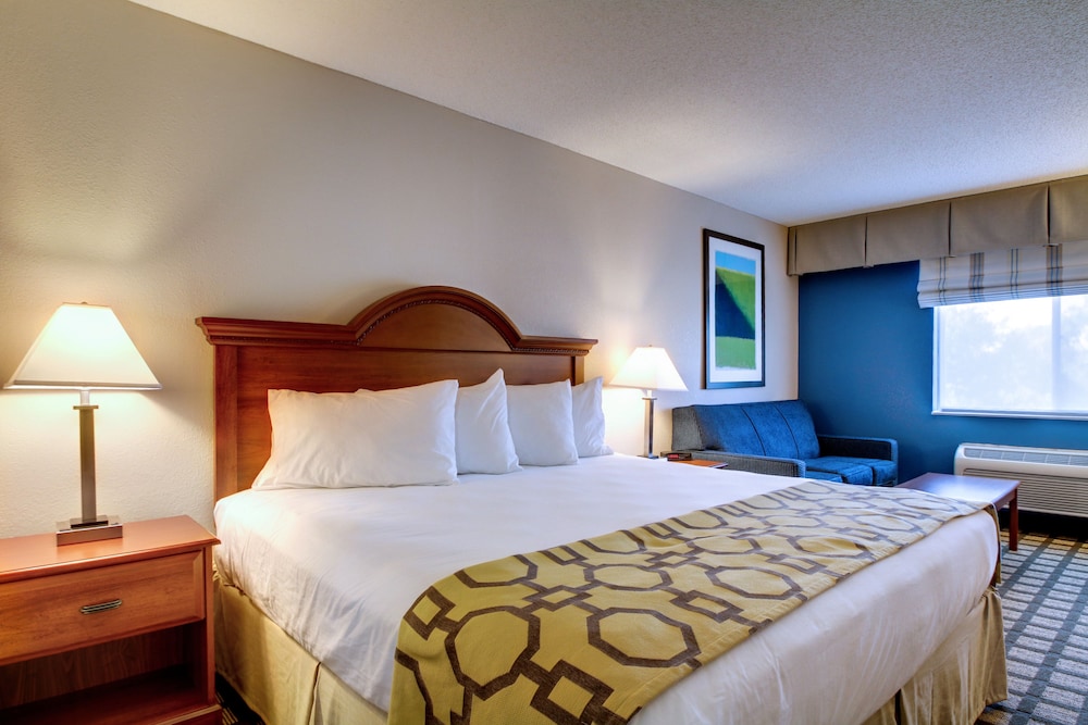 Galesburg Inn and Suites 18/42