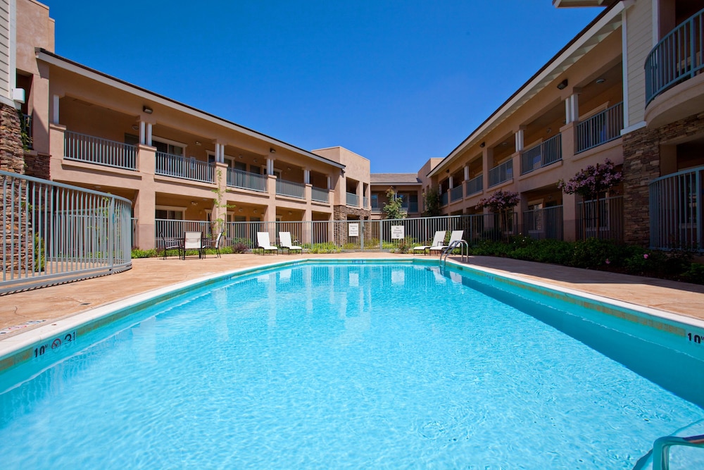 Holiday Inn Express Hotel Suites San Dimas 1/54