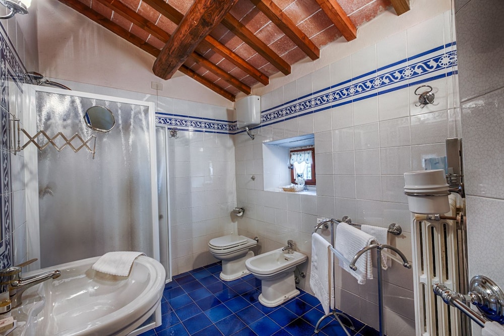 Villa Campestri Olive Oil Resort 46/48