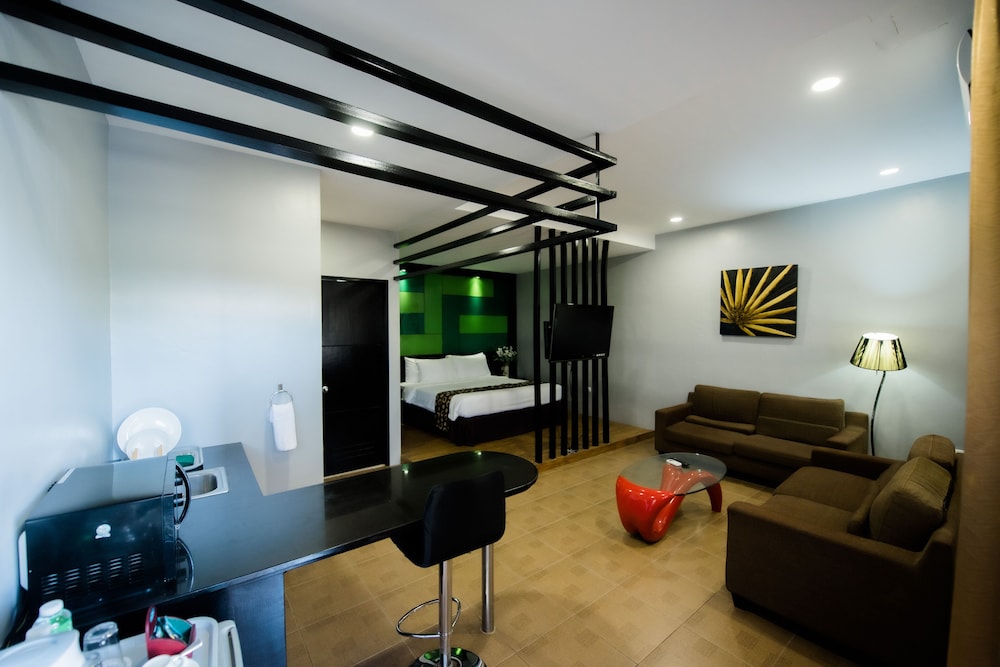 Sun City Suites 40/58