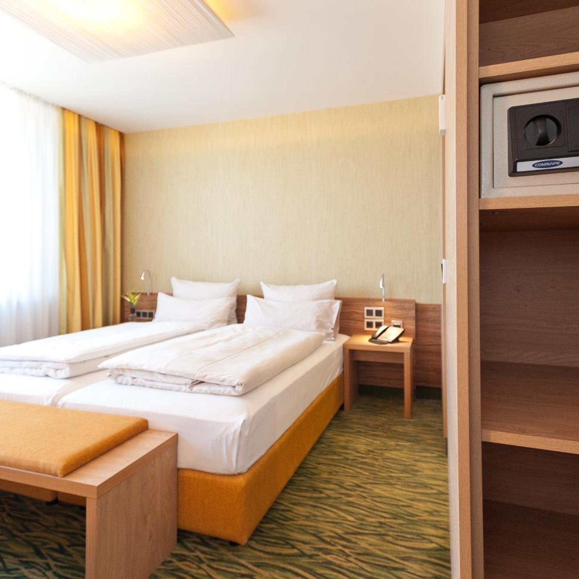 Standard, Double or Twin Bed