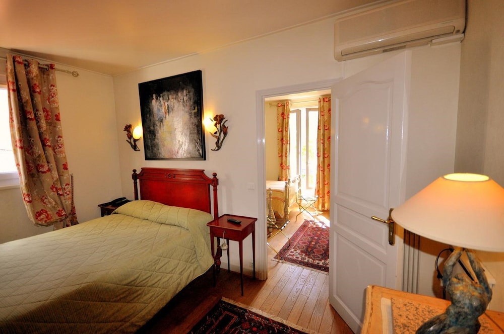 HOTEL DES BAINS 25/60