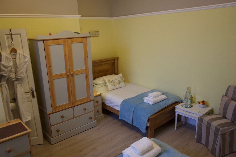 Cartref Guest House 8/50