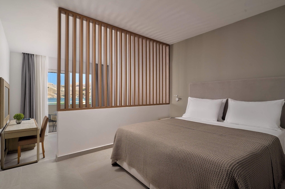 Open Plan, Junior Suite, Deluxe, Double and Twin Beds, Beach Front