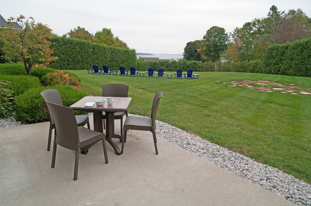 Charlevoix Inn Suites, SureStay Collection by Best Western 38/45