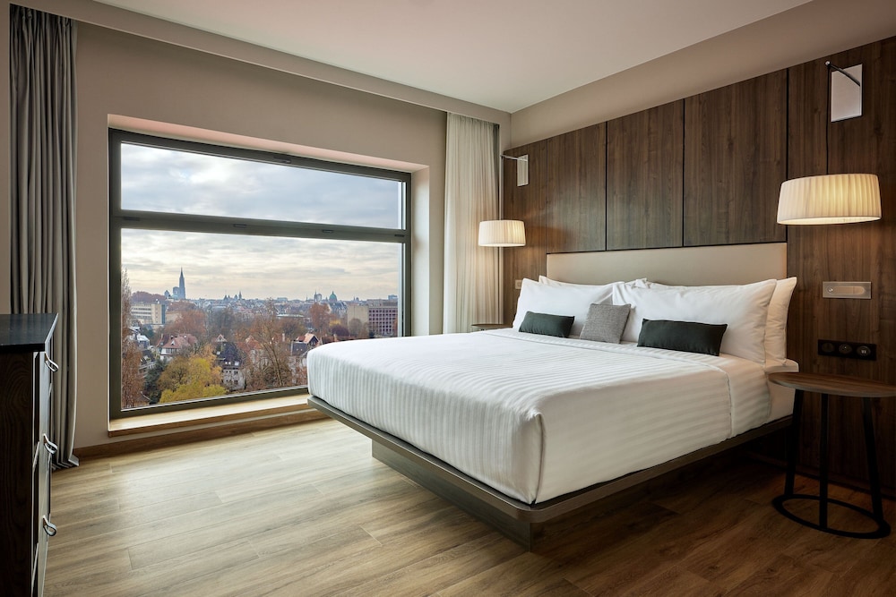 Standard, King Bed