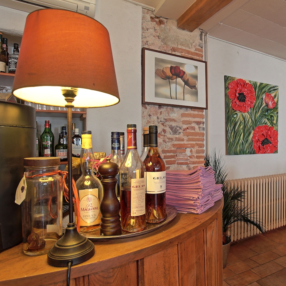Logis Hotel Les Pasteliers 16/36