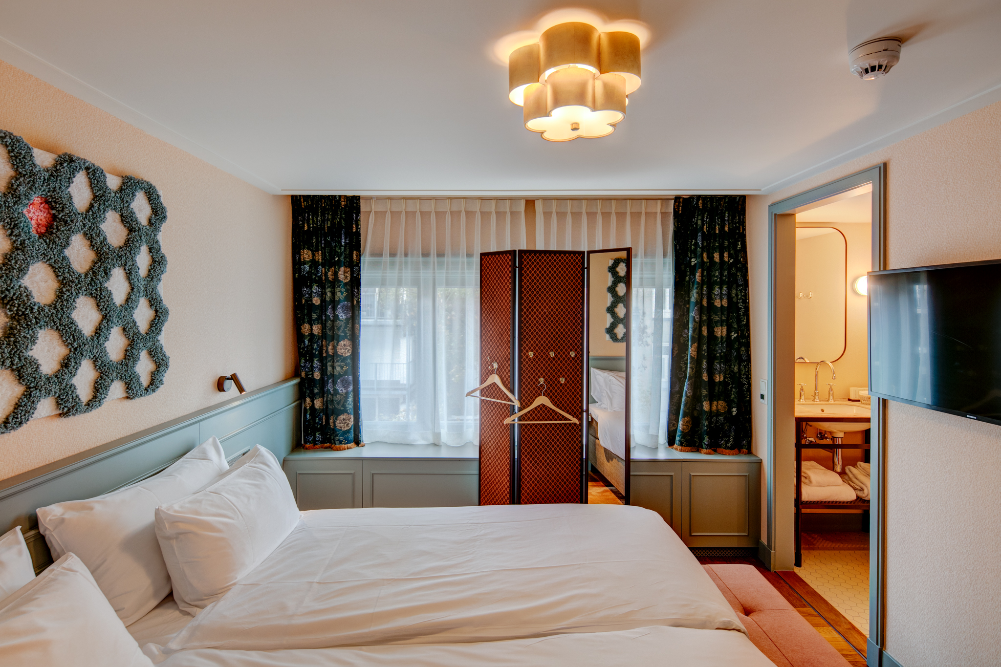 غرفة قياسية بسرير مزدوج، Hotel Mercier 2/3