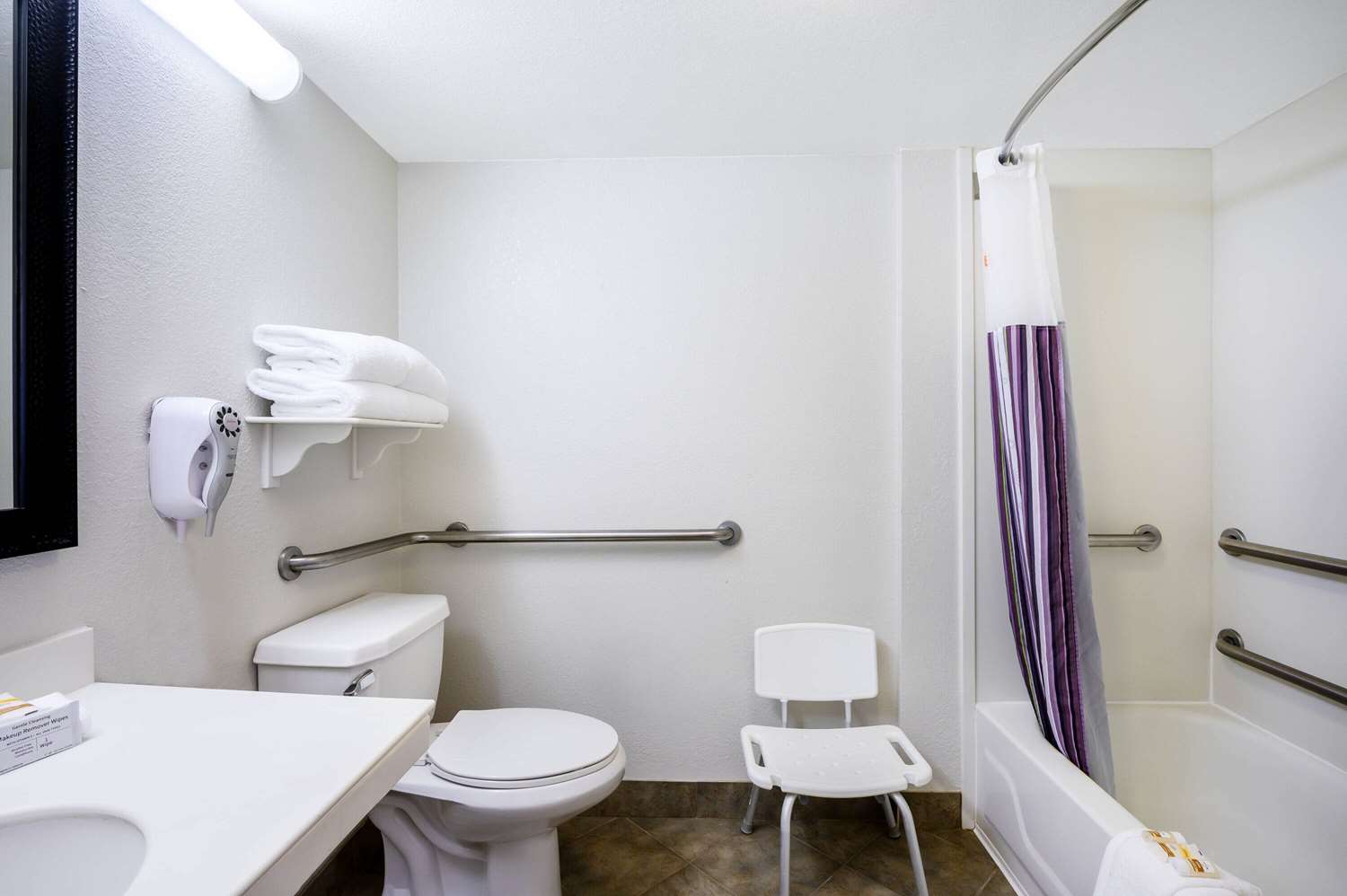 La Quinta Inn & Suites by Wyndham Myrtle Beach Broadway Area 53/54