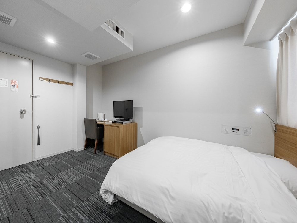 ROOM, TWIN BEDS