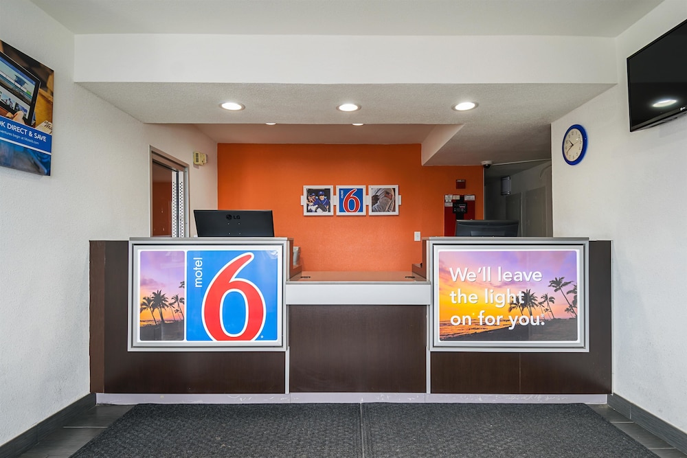 Motel6 Lost Hills, CA 11/46