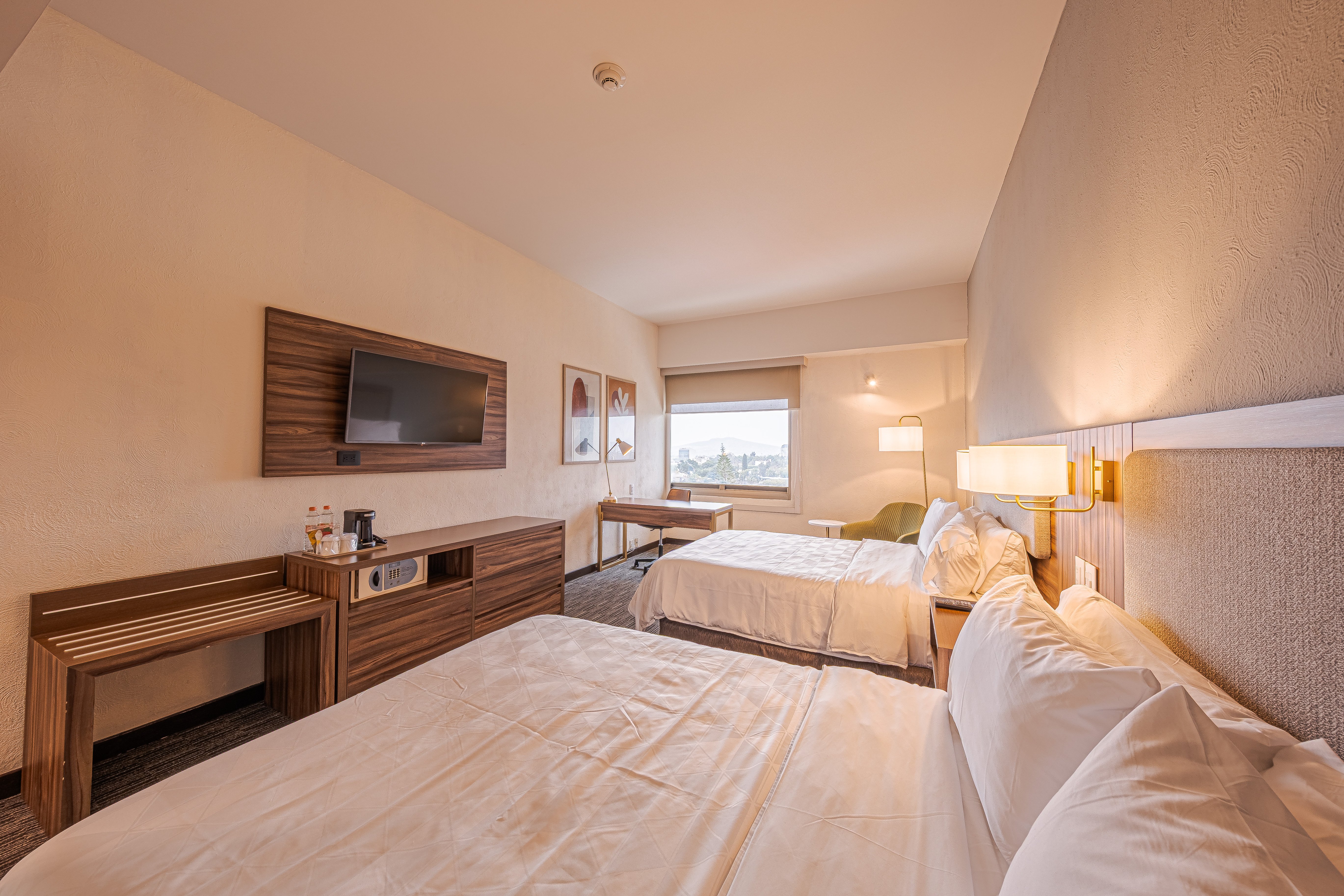 HOLIDAY INN SELECT GUADALAJARA 24/72