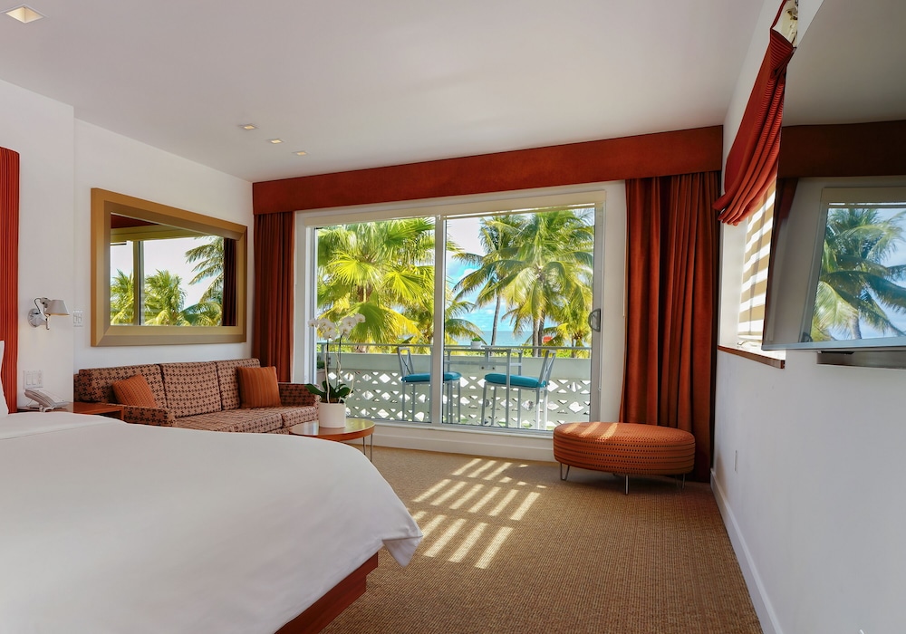 ROOM, KING BED, OCEAN FRONT, BALCONY