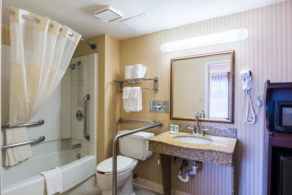 Quality Inn Manassas, VA 26/51