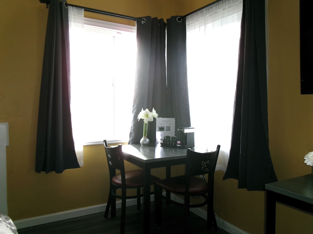 Carmel Wayfarer Inn 32/50