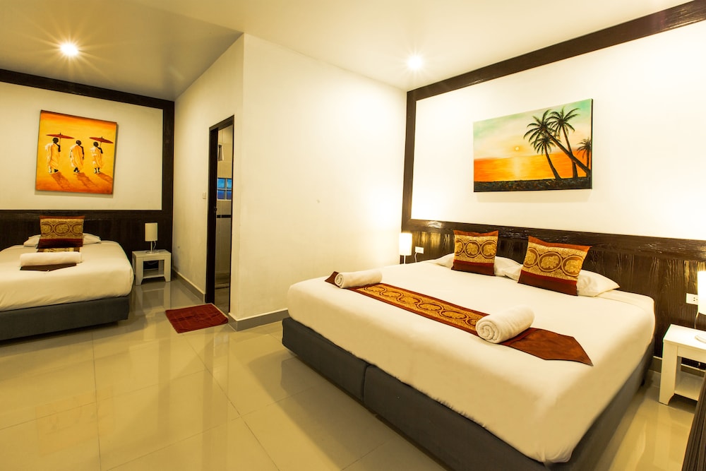 Phuket Airport Hotel 34/74
