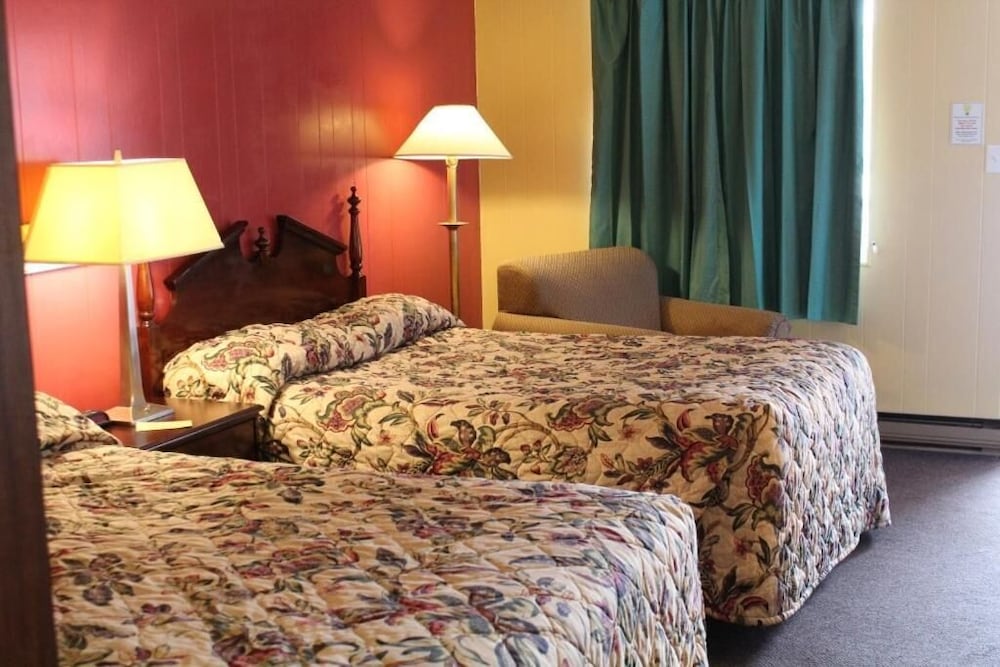 Colonial Inn Franklin 8/35