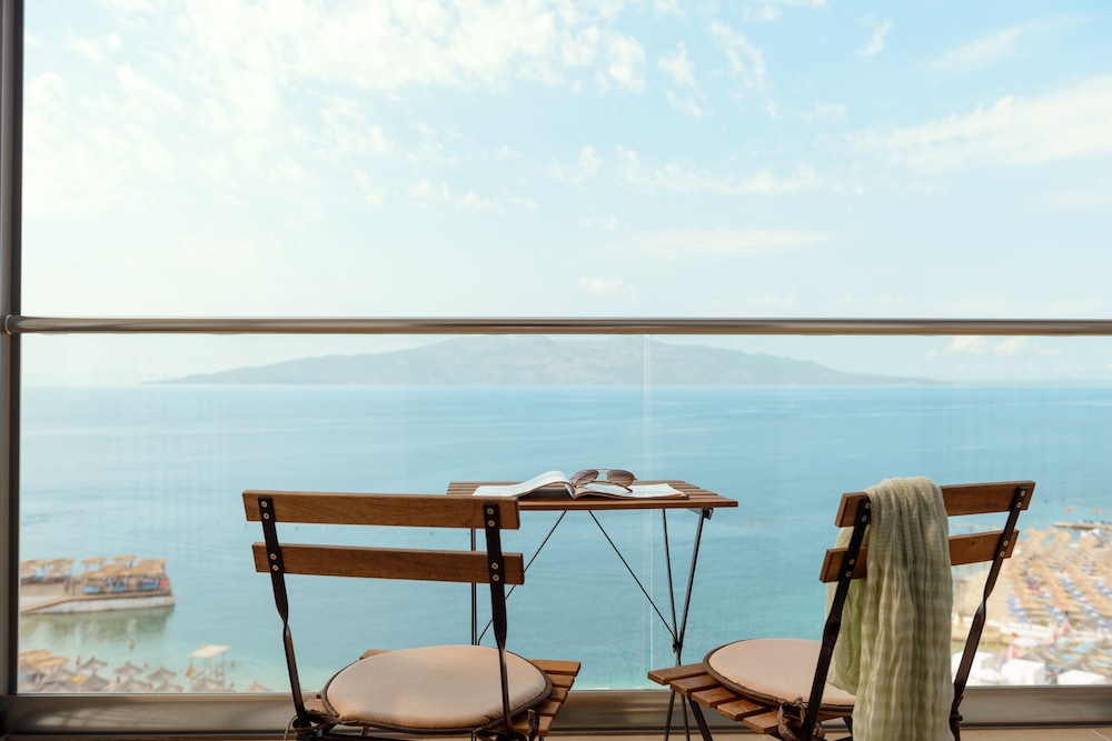 EPIRUS HOTEL 37/50