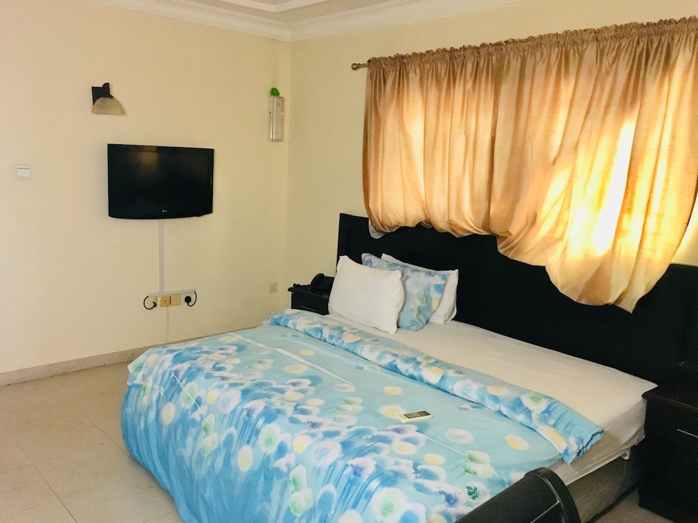 Hymax Grace Hotel And Suites 12/29