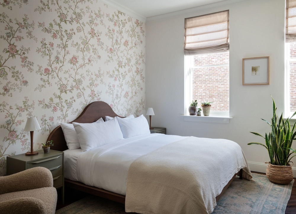 1 BEDROOM, STANDARD