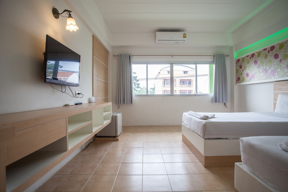 The Greenery Hotel 36/54