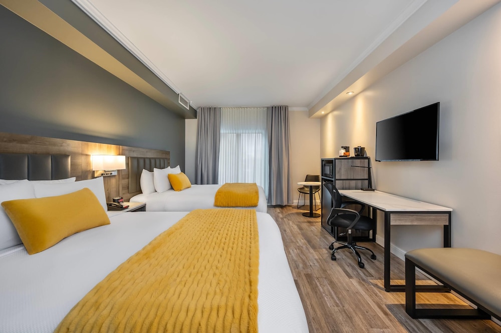 Standard, 2 Queen Beds