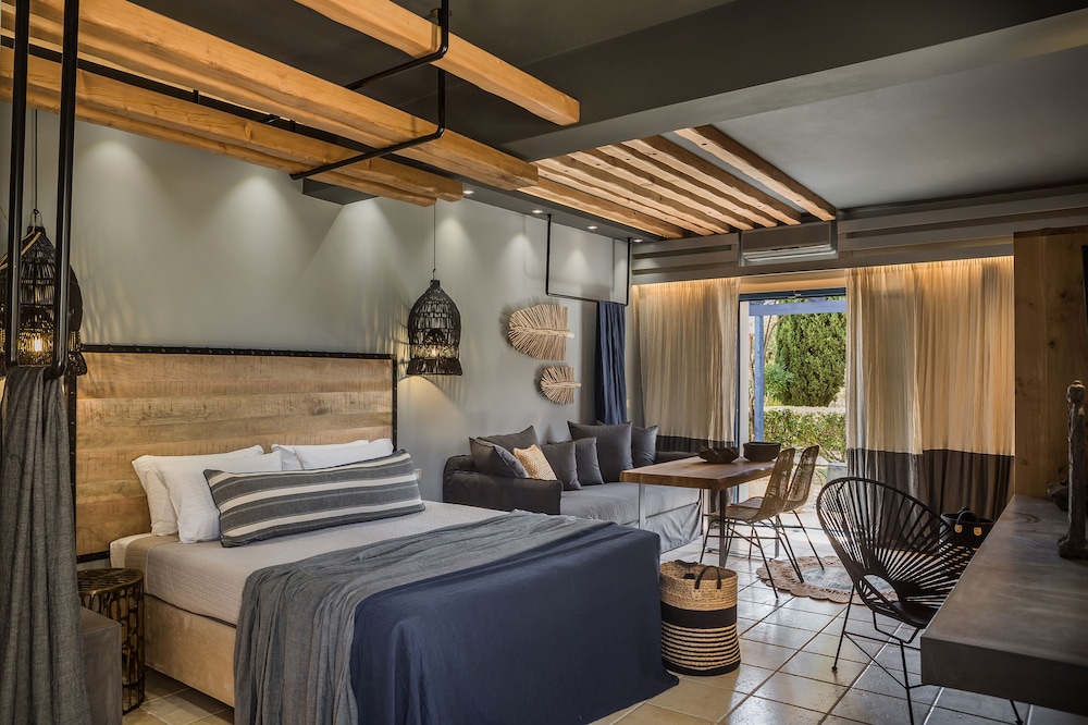 Avithos Resort 53/92