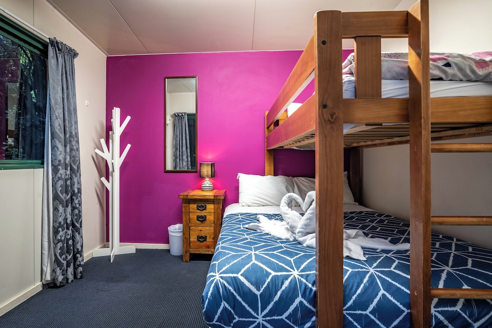 BASIC, TWIN BEDS