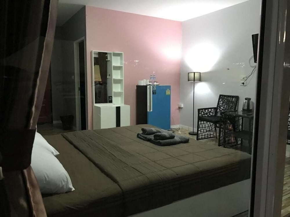 R2 Apartment Service 12/50