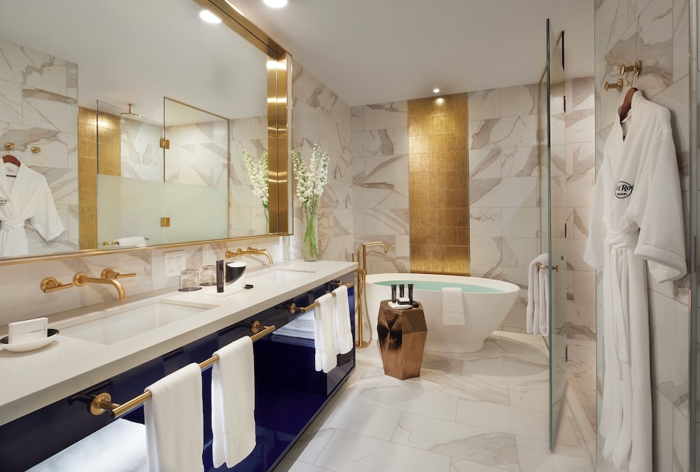 Platinum, Suite, Balcony