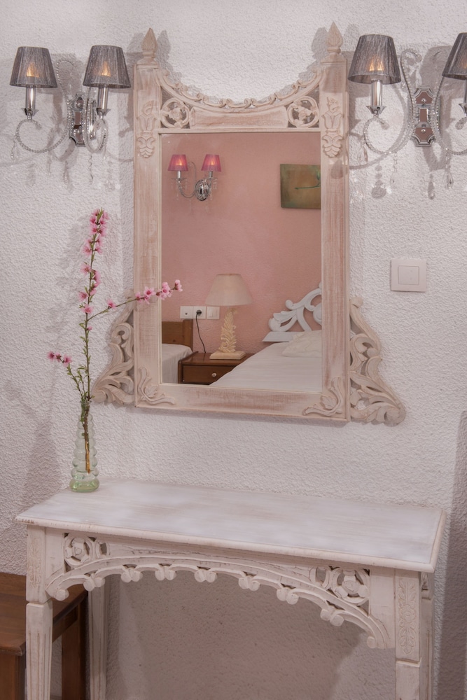 Leandros Hotel 50/50