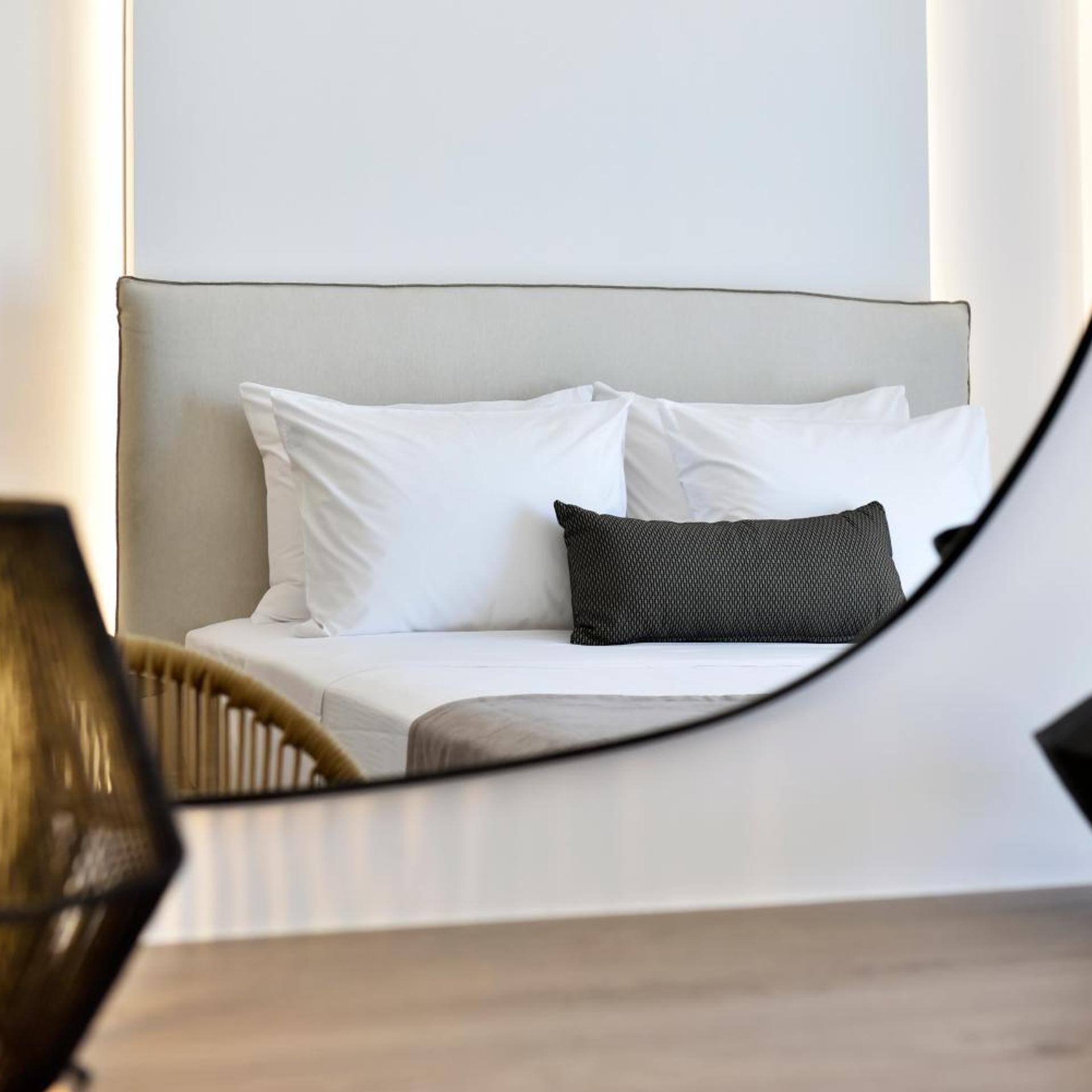 Anais Milos Suites 35/60