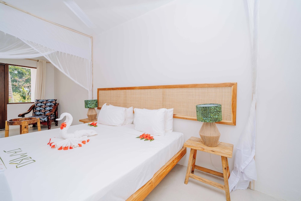 DELUXE, DOUBLE BED, SEA FRONT
