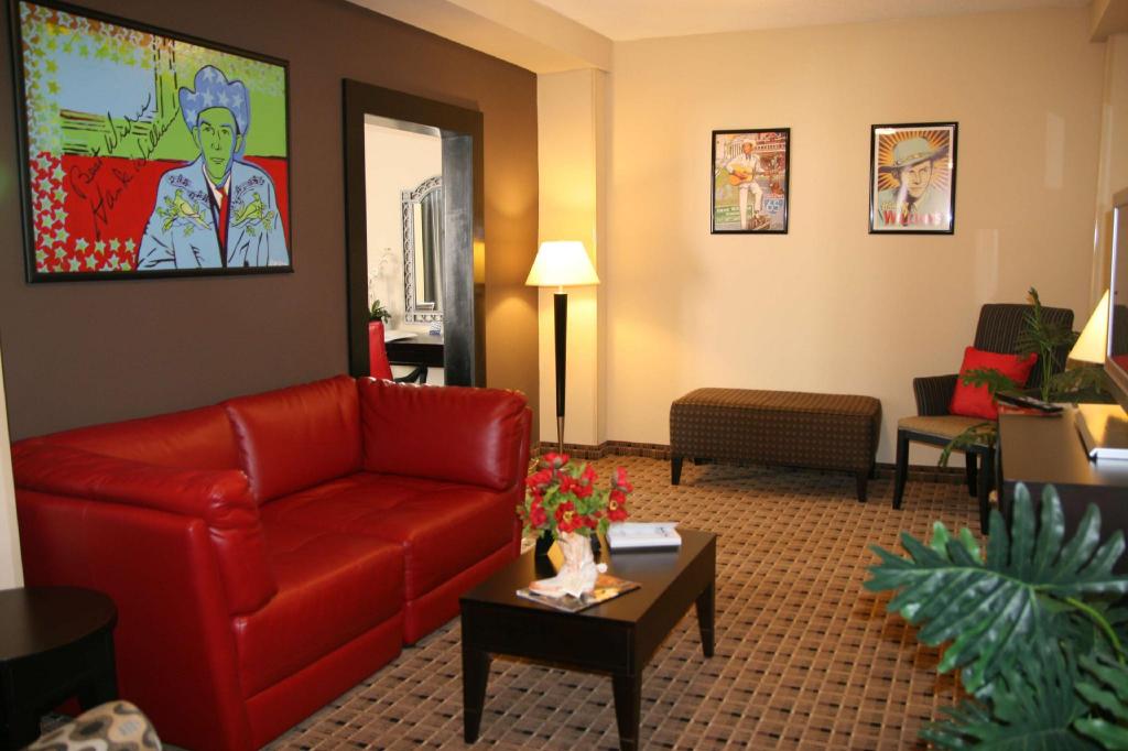 1 BEDROOM, SUITE, KING BED, LIVING AREA