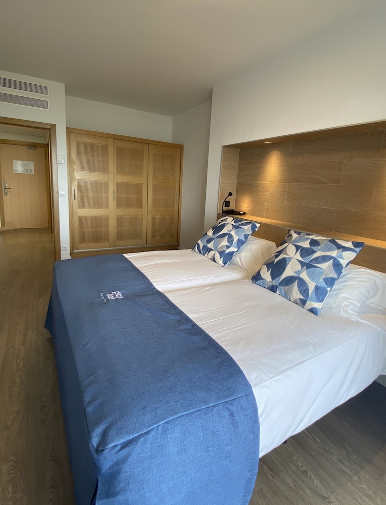 Playitas Aparthotel 7/50