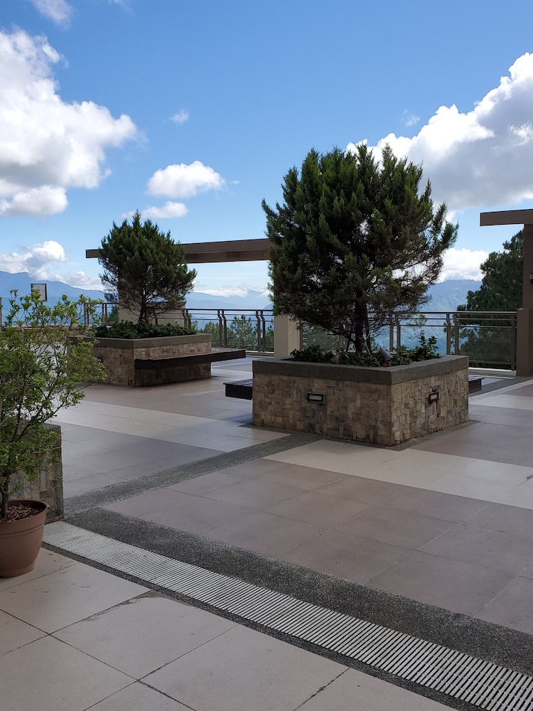 Outlook Ridge Residences N-206 46/50