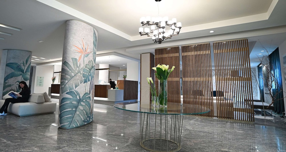 Best Western Grand Htl Guinigi 12/62