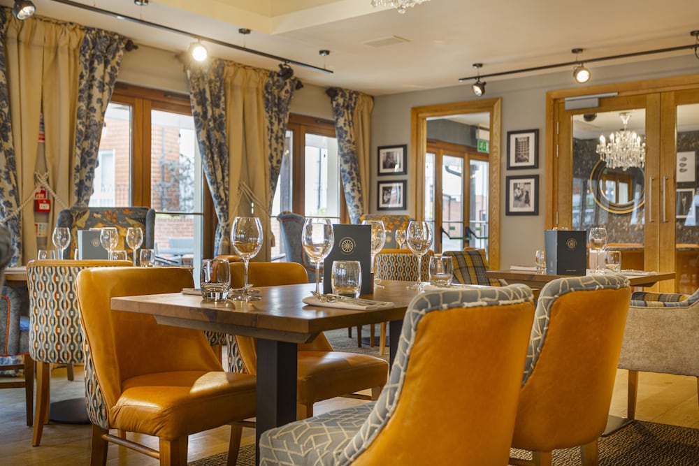 The White Horse Hotel Brasserie 38/59