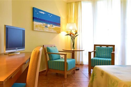 غرفة بسرير مزدوج أو سريرين منفصلين بإطلالة على البحر، Pestana Viking Beach and Golf Resort 2/3