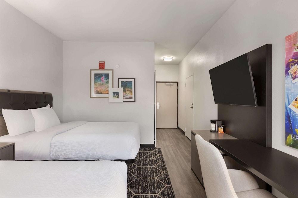 La Quinta Inn & Suites by Wyndham Dothan 33/71