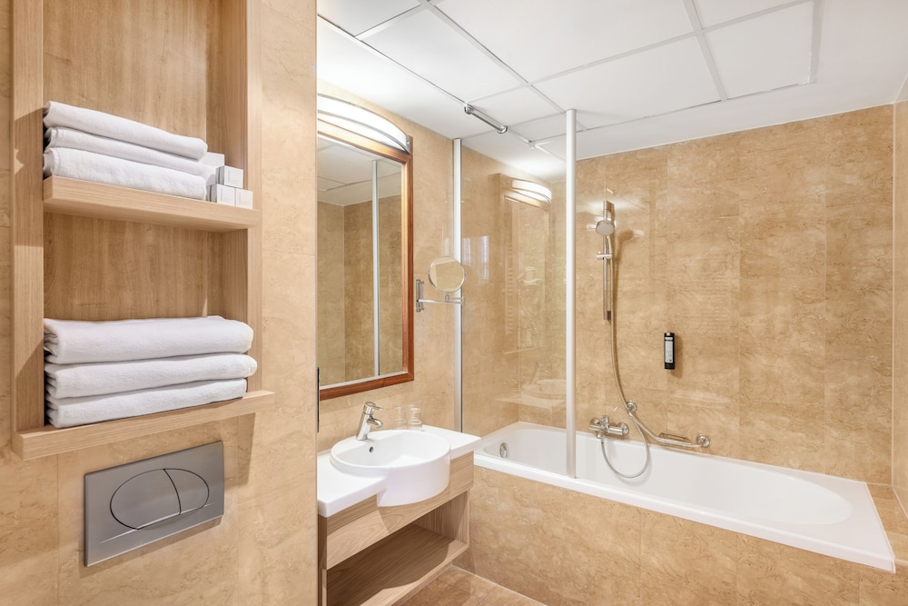 غرفة ديلوكس بسرير مزدوج، Hotel Bristol Budapest 7/8