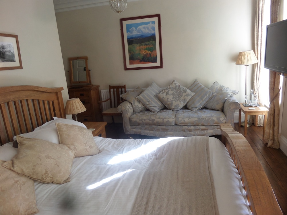Broomfield House 30/50
