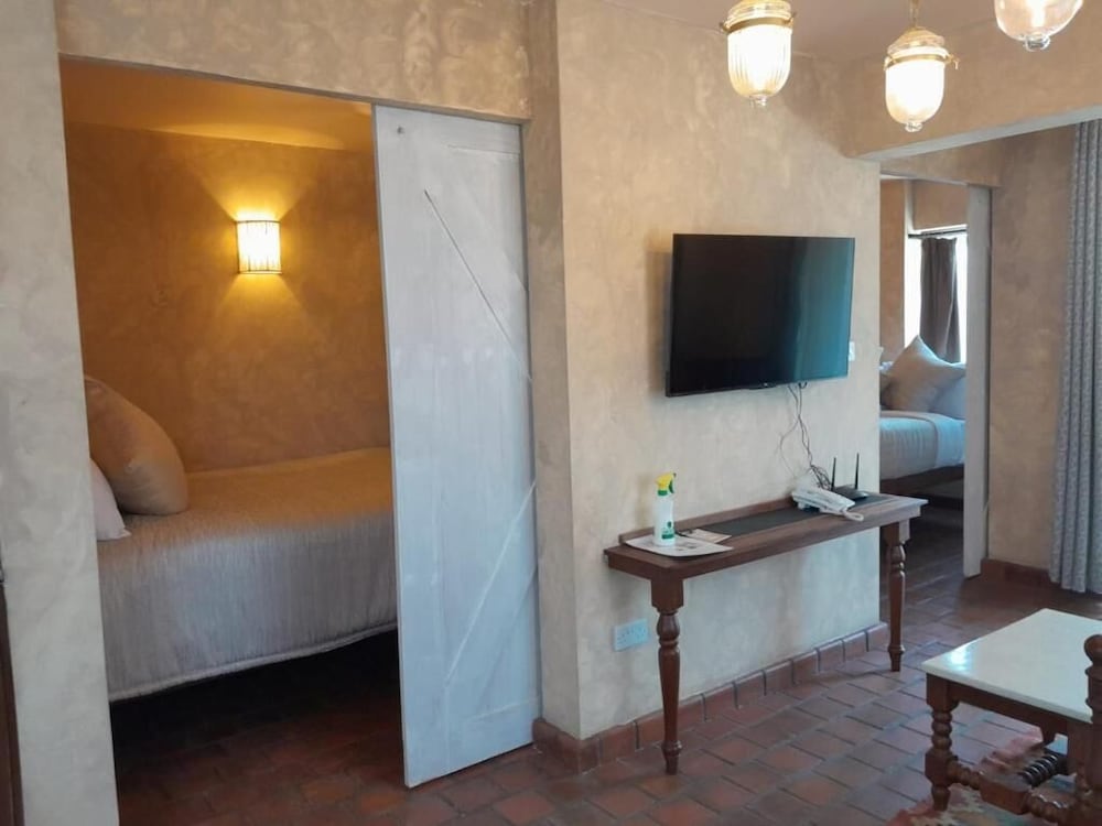 Woodmere Serviced Apartments 43/50